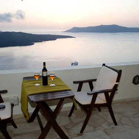 Adamis Majesty Fira (Santorini)