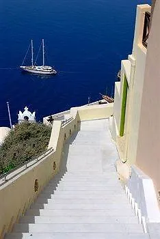 Adamis Majesty Hotel 3*