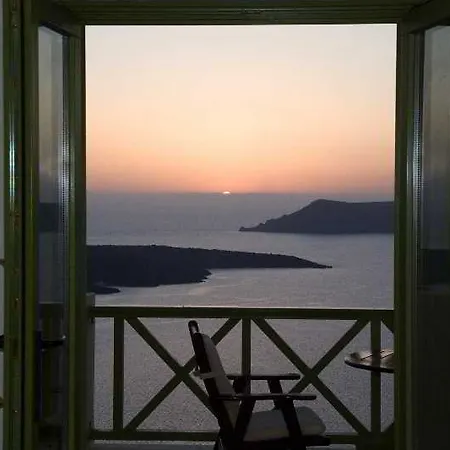 Adamis Majesty Hotel 3*